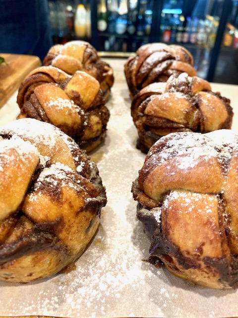 Review: Alchemy Café Cinnamon Scroll