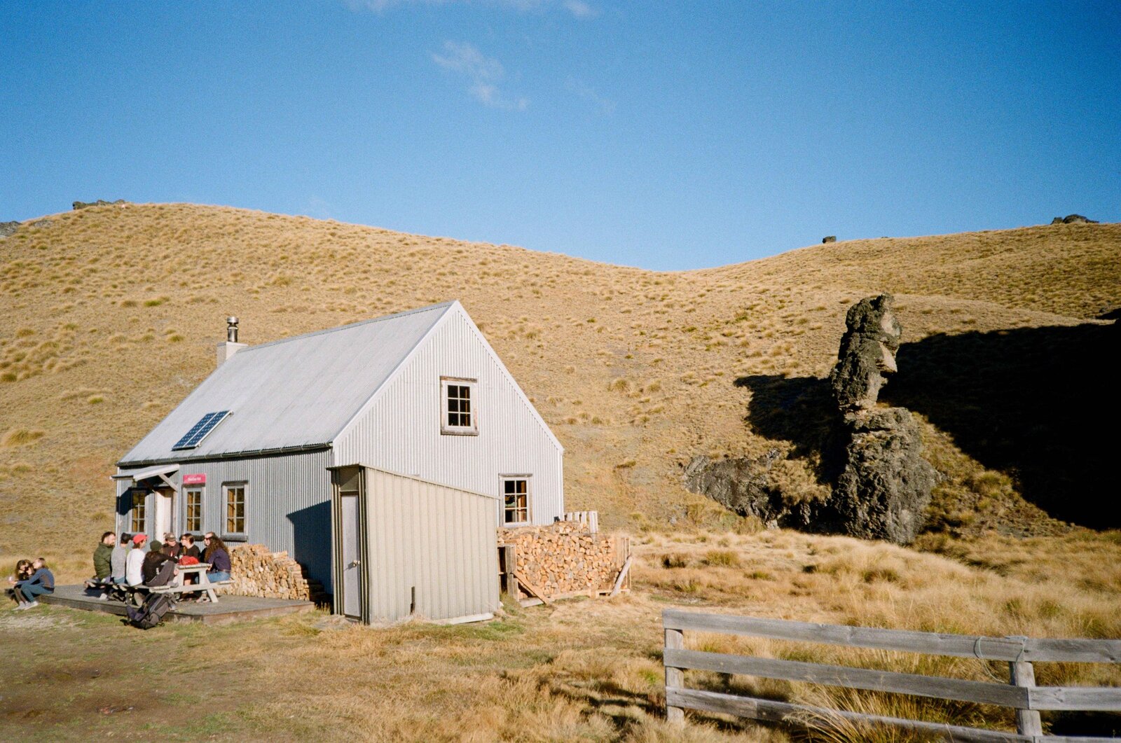 A gig in a hut